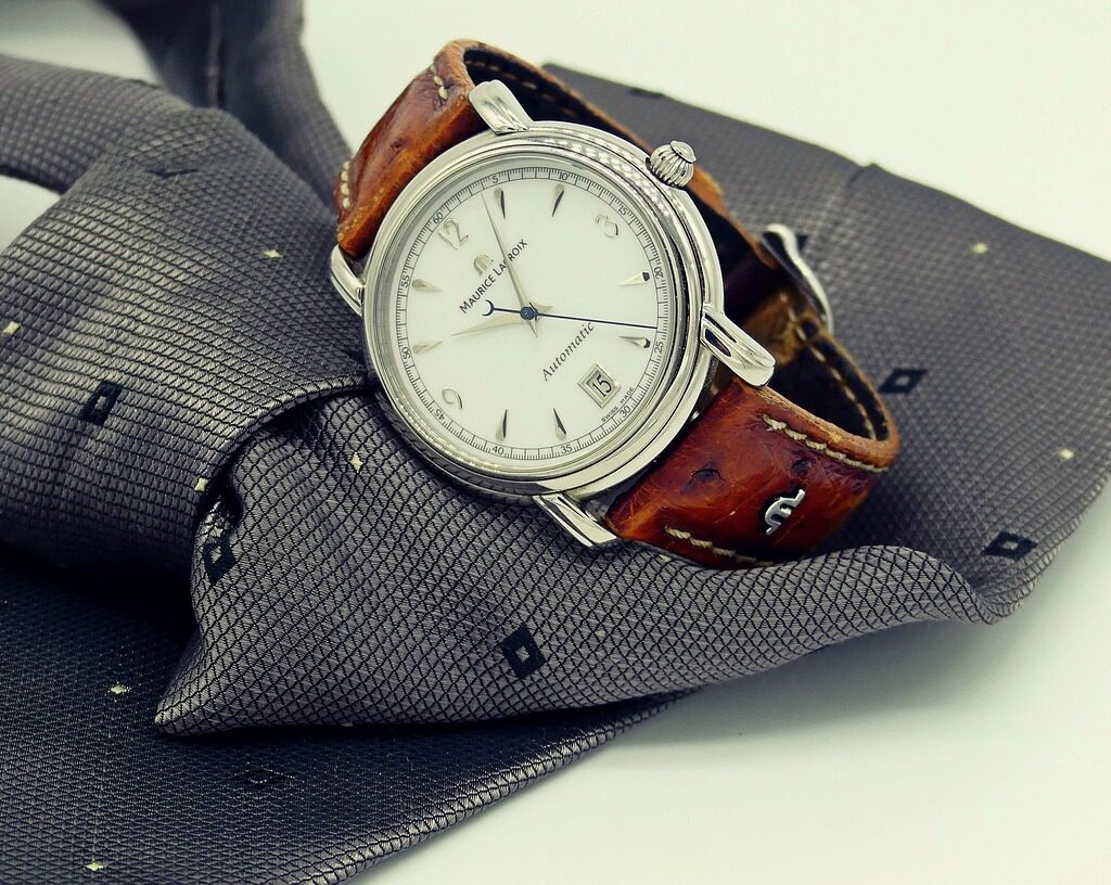 leather strap wrist watch